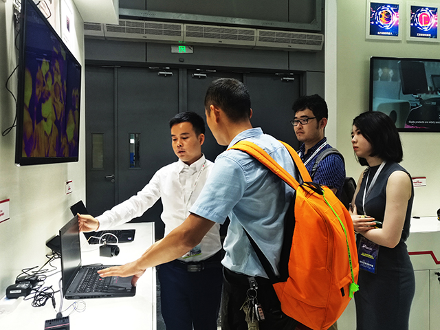 在線式測溫熱像儀-高德智感展臺.jpg 在線式測溫熱像儀-高德智感展臺.jpg